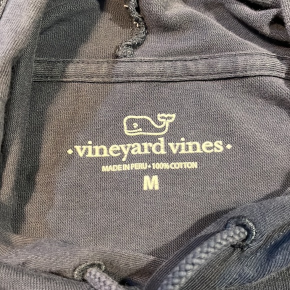 Vineyard vine put a long sleeve in size is medium - Picture 2 of 13